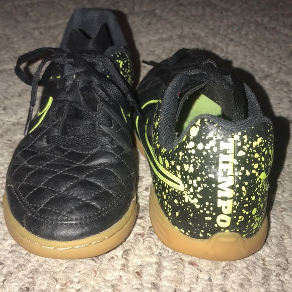 tiempo soccer cleats